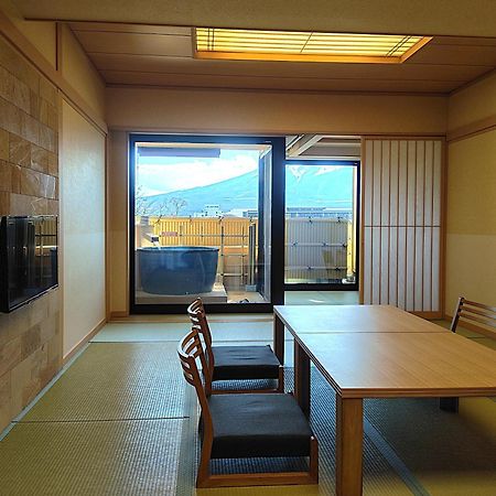 Fujikawaguchiko Onsen Konanso Hotel Eksteriør billede A room at the Kyoto International Manga Museum