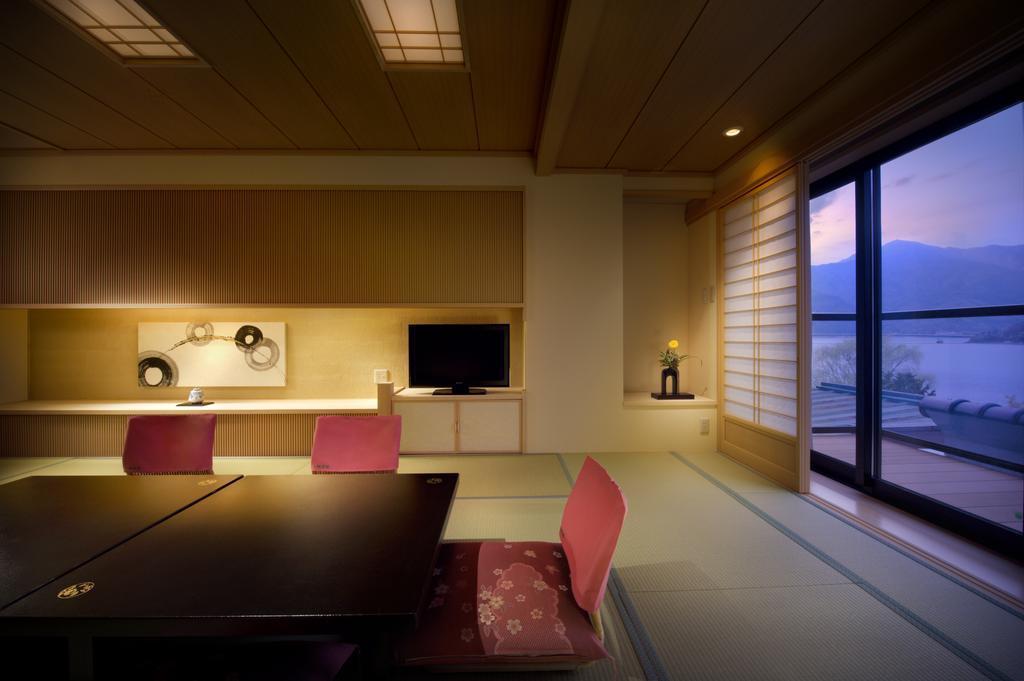 Fujikawaguchiko Onsen Konanso Hotel Eksteriør billede A room at the hotel