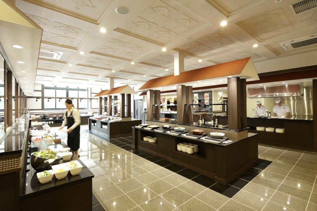Fujikawaguchiko Onsen Konanso Hotel Eksteriør billede A buffet restaurant in Japan