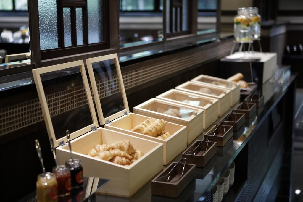 Fujikawaguchiko Onsen Konanso Hotel Eksteriør billede A selection of dim sum at a dim sum restaurant in Hong Kong
