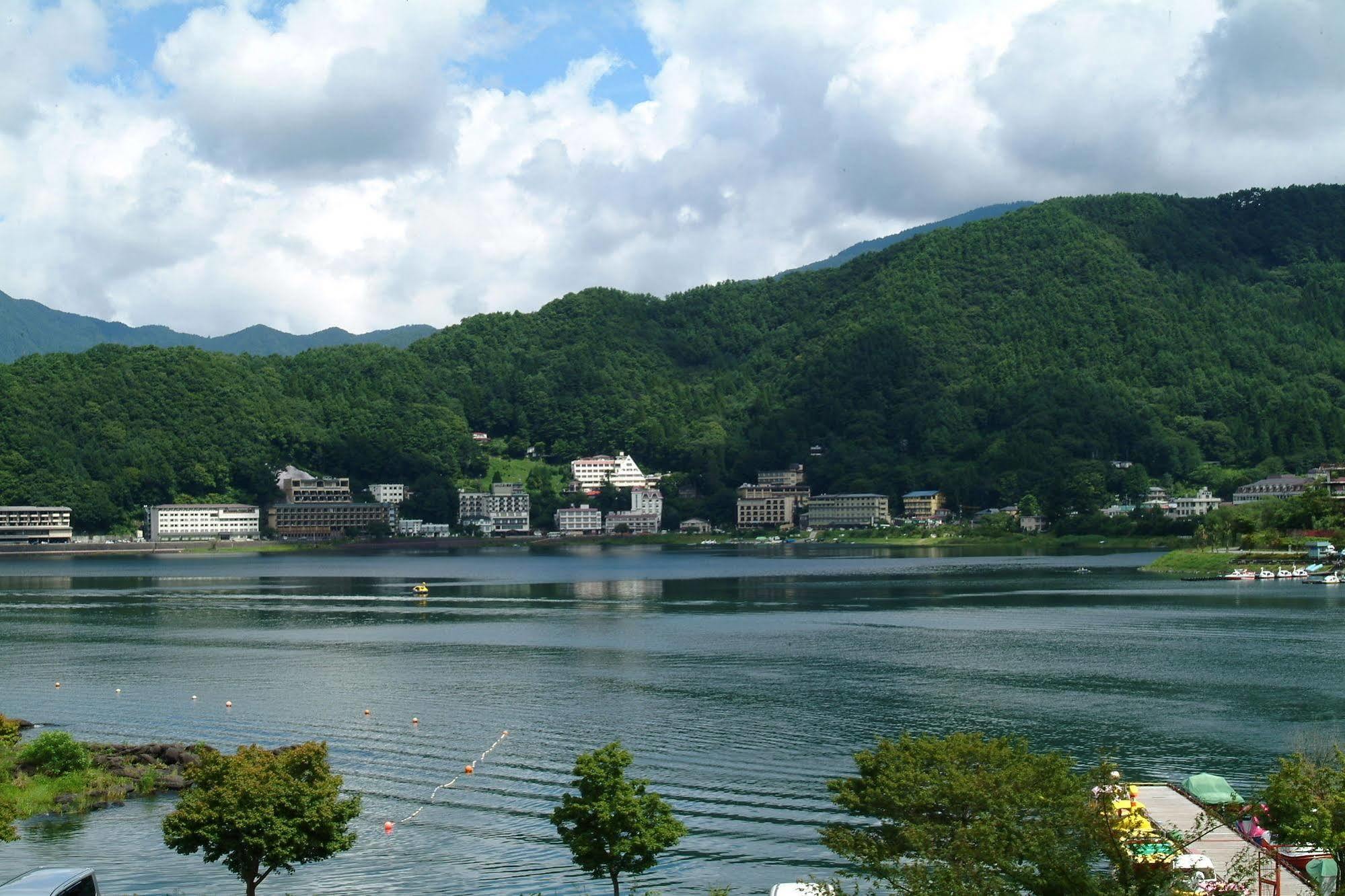 Fujikawaguchiko Onsen Konanso Hotel Eksteriør billede Lake Hyōko
