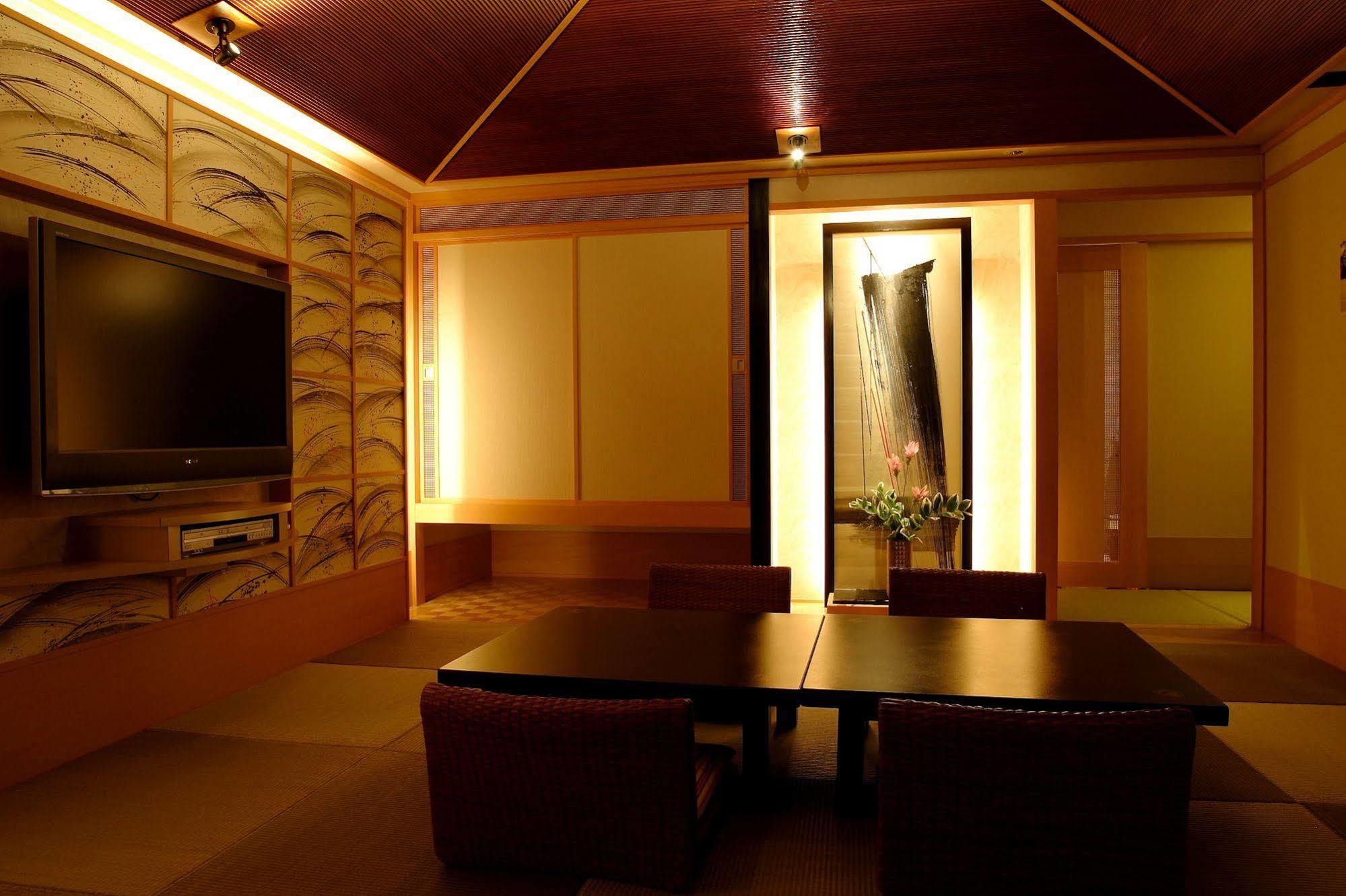 Fujikawaguchiko Onsen Konanso Hotel Eksteriør billede A room at the hotel